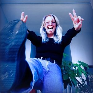 Meet your Posher, Abbey